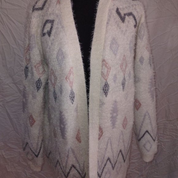 Geo Open Front Fuzzy Cardigan - Picture 9 of 11